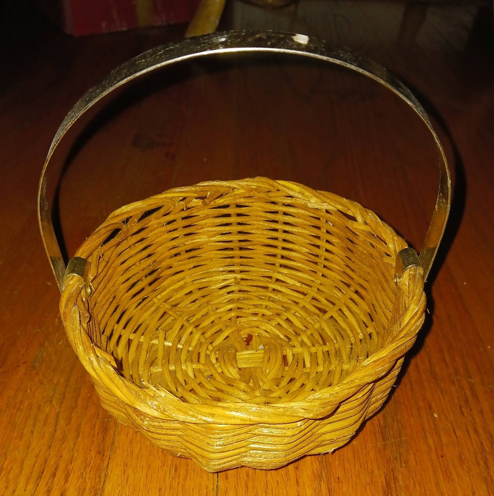 Wicker Basket with Metal Handle